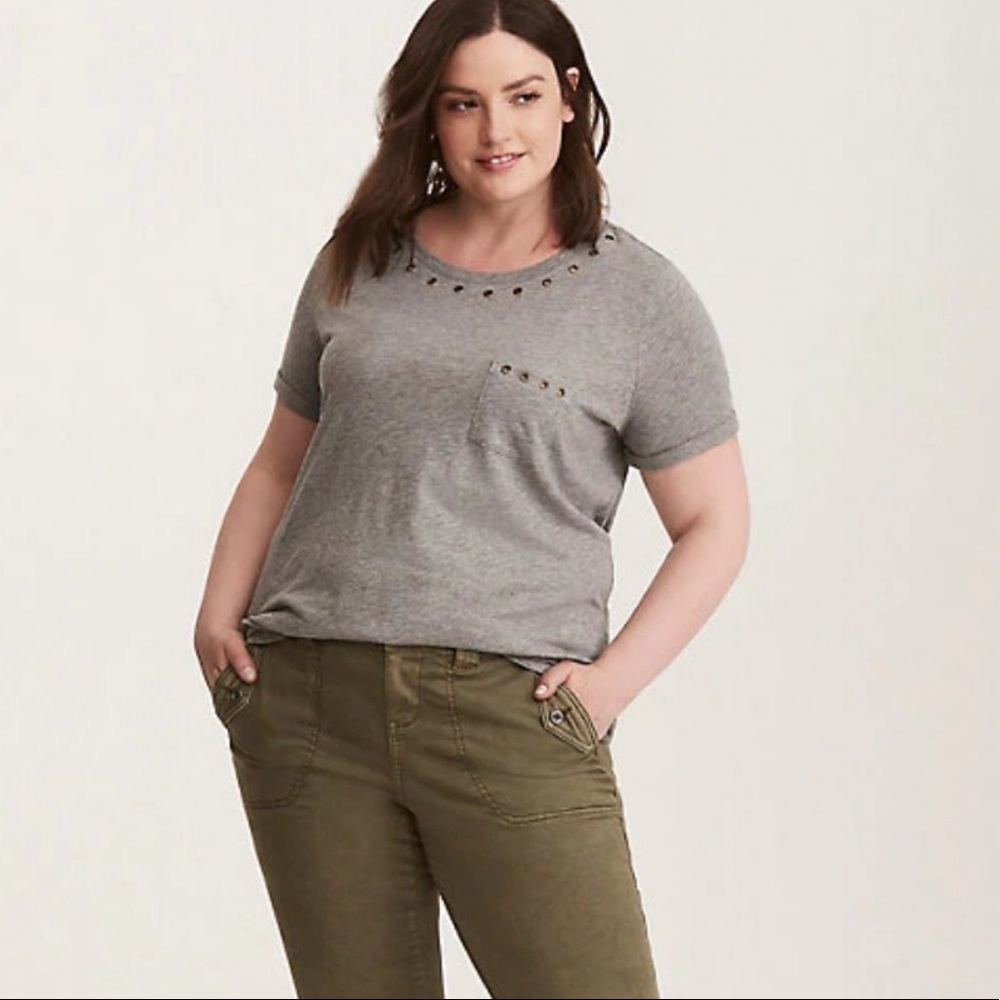 Torrid size 4 grommet t-shirt